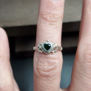 Size 4.5 Sterling Silver Deep Green Glass Heart Ring